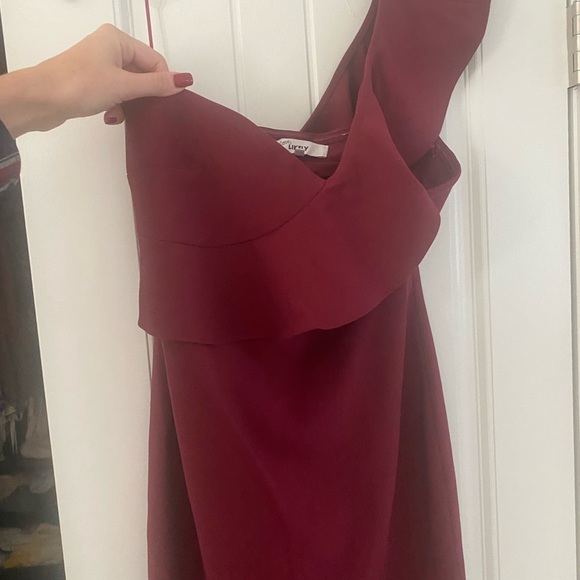 Likely maroon gown - Picture 2 of 3